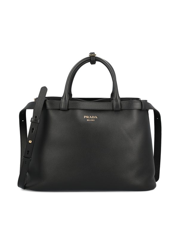 Borsa realizzata in pelle di vitello.