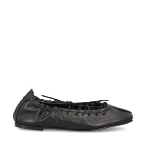 Ballerine realizzate in pelle.