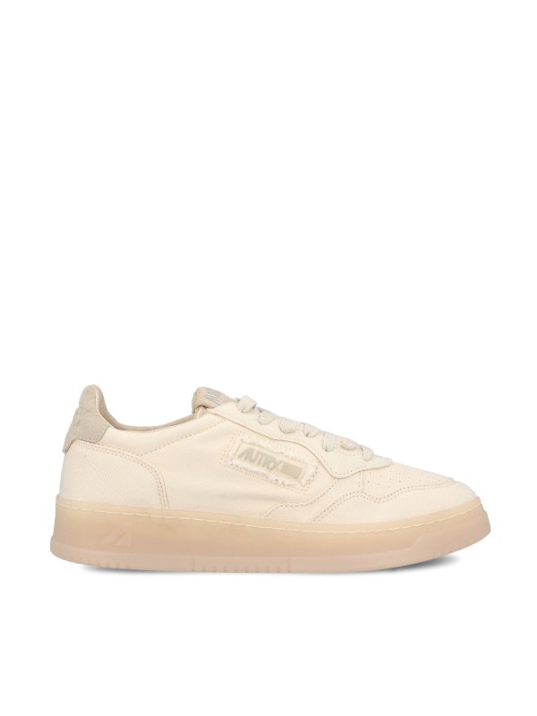 Sneakers in pelle.