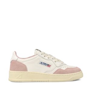 Sneakers realizzate in pelle e pelle scamosciata.