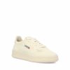 Sneakers realizzate in tessuto traforato. — изображение 2