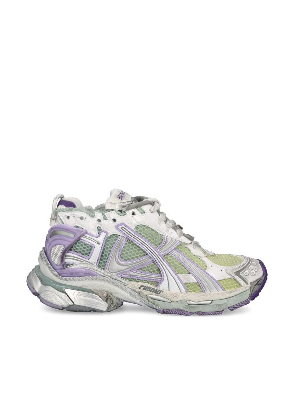 Sneaker realizzate in poliuretano.