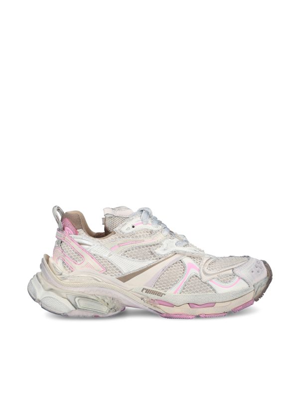 Sneakers realizzate in poliuretano.