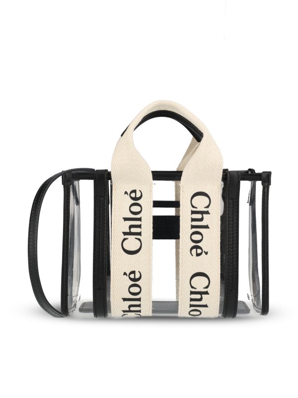 Borsa realizzata in gomma e pelle di vitello.