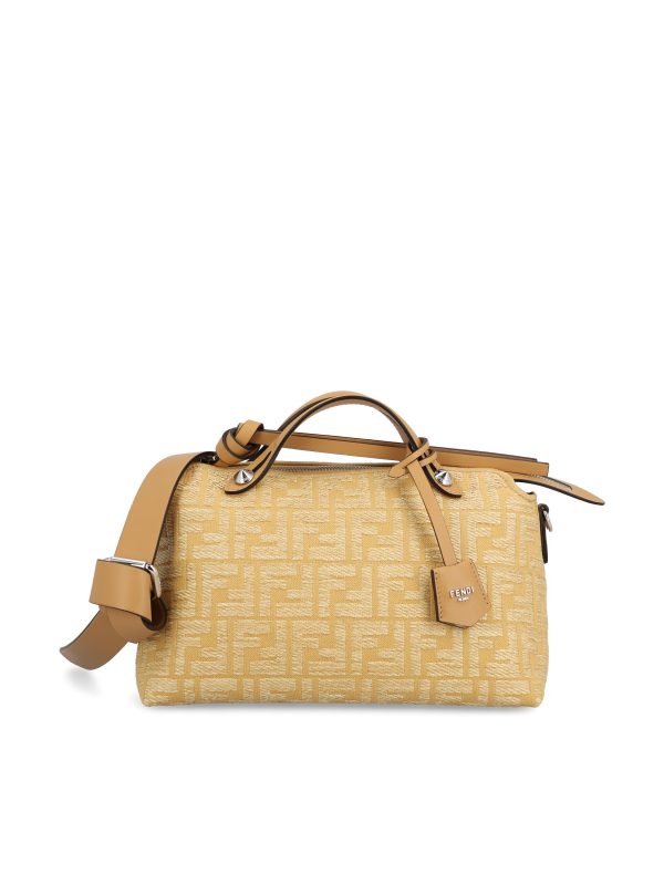 Borsa realizzata in tessuto jacquard.