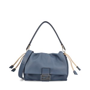 Borsa realizzata in pelle.