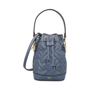 Borsa realizzata in pelle.