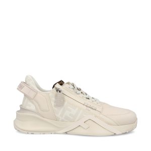 Sneakers realizzate in pelle di vitello.