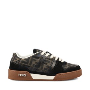 Sneakers realizzate in suede e pelle.