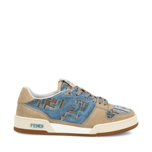Sneakers realizzate in tessuto e pelle.