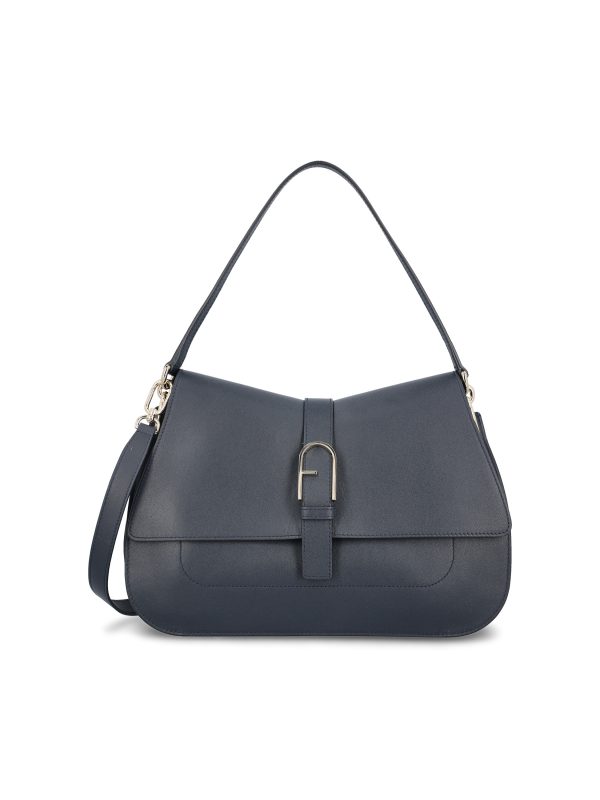 Borsa realizzata in pelle.