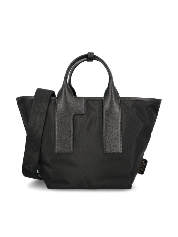Borsa realizzata in nylon.