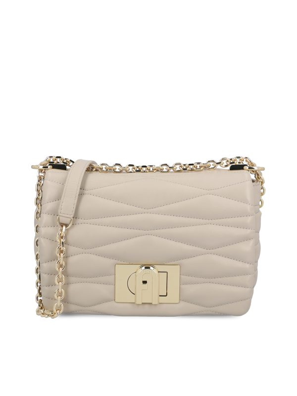 Borsa realizzata in pelle.