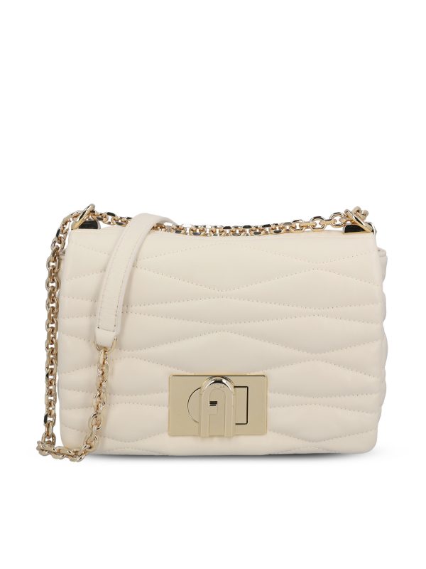 Borsa realizzata in pelle.