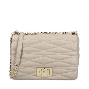 Borsa realizzata in pelle.