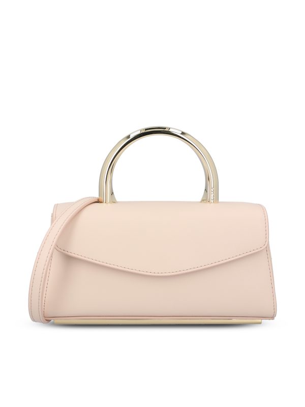 Borsa realizzata in cuoio.