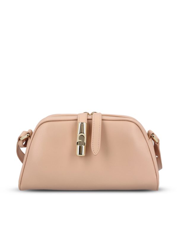 Borsa realizzata in cuoio.