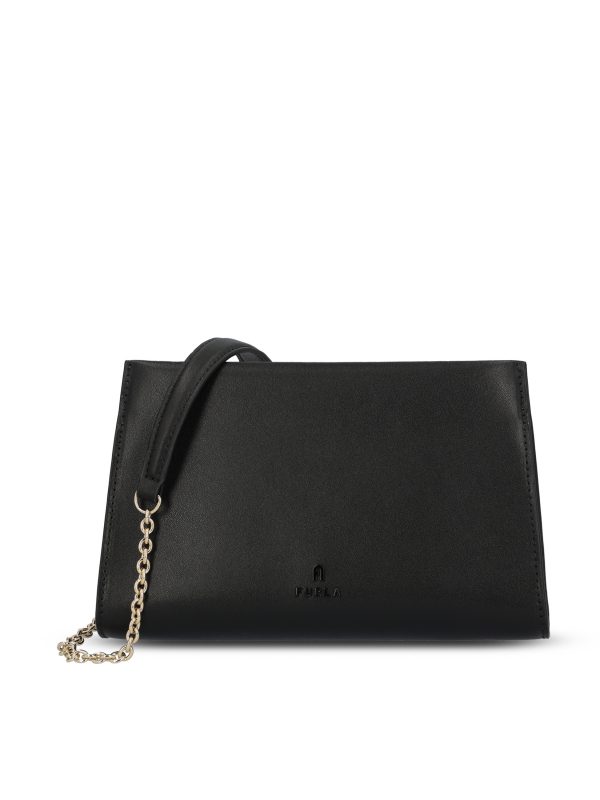 Borsa realizzata in cuoio.