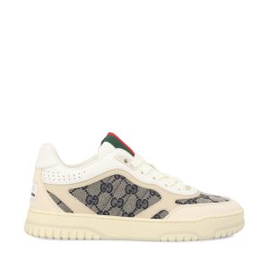 Sneakers realizzate in pelle e tessuto.