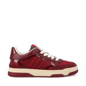 Sneakers realizzate in canvas e pelle.