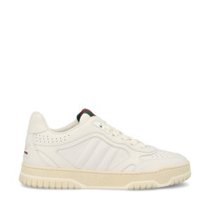 Sneakers realizzate in pelle di vitello.