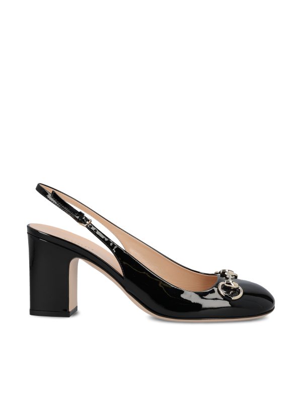 Slingback realizzate in pelle di vitello.