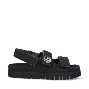 Sandali realizzati in tessuto.