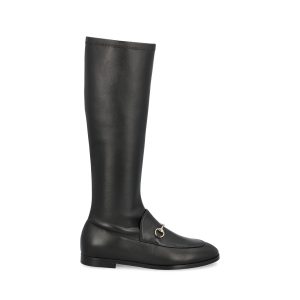 Stivali realizzati in pelle.