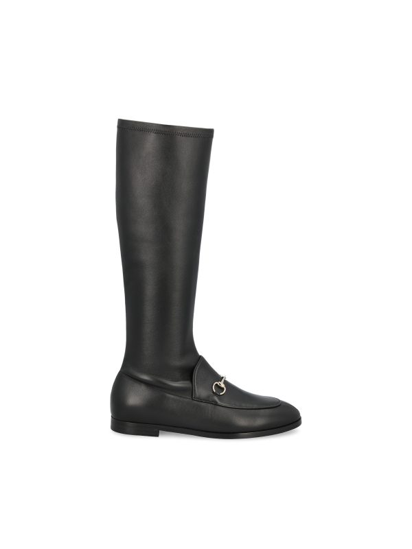 Stivali realizzati in pelle.