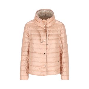 Piumino reversibile realizzato in poliammide.