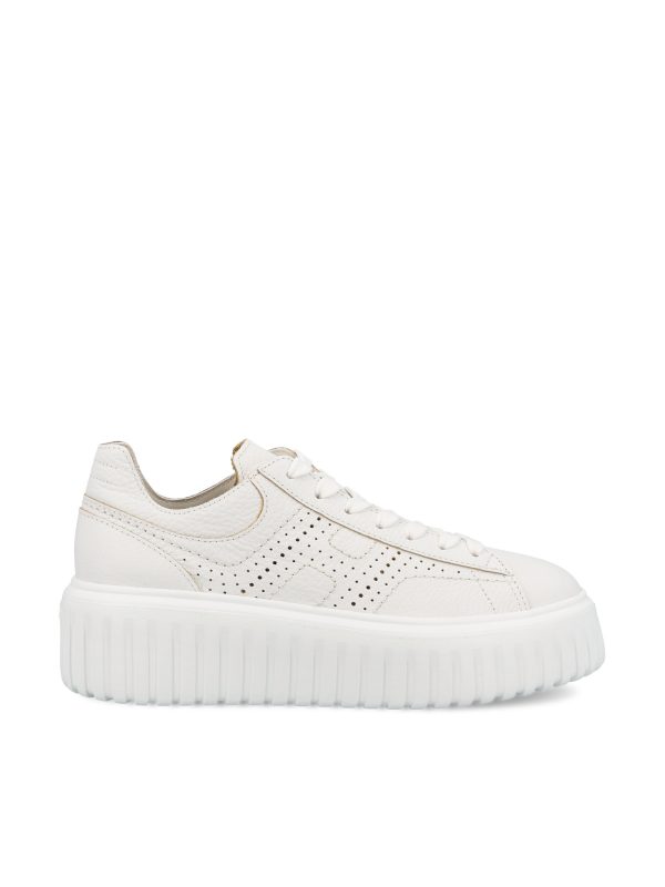 Sneakers realizzate in pelle.