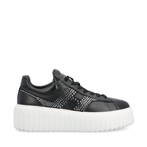 Sneakers realizzate in nappa.