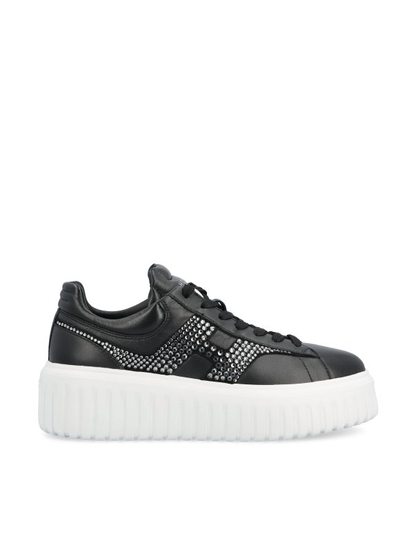 Sneakers realizzate in nappa.