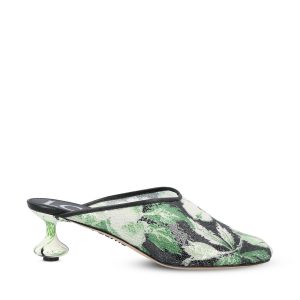 Sabot realizzate in paillettes.