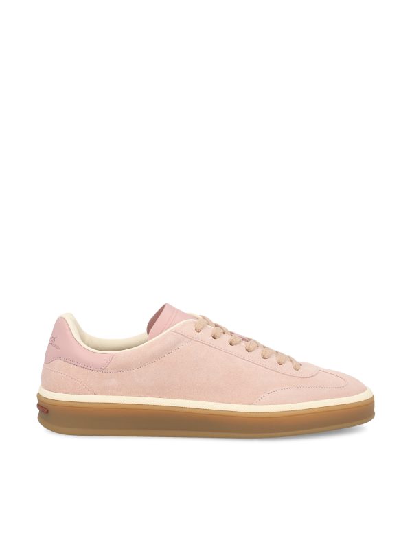 Sneakers realizzate in suede.