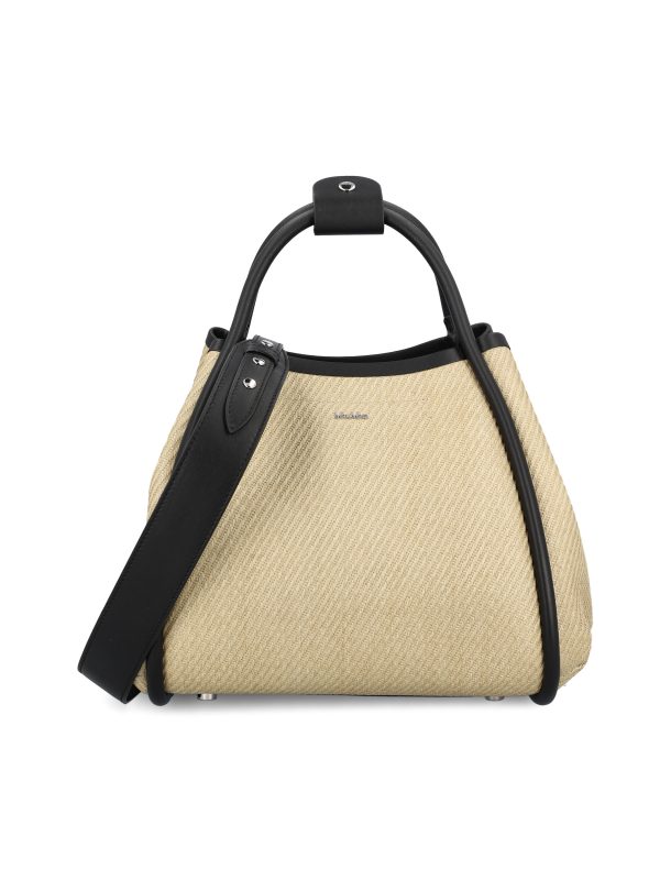 Borsa realizzata in tessuto effetto rafia.