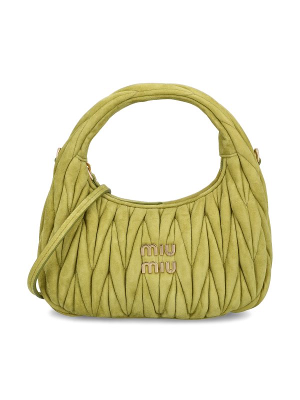 Borsa realizzata in pelle di agnello.