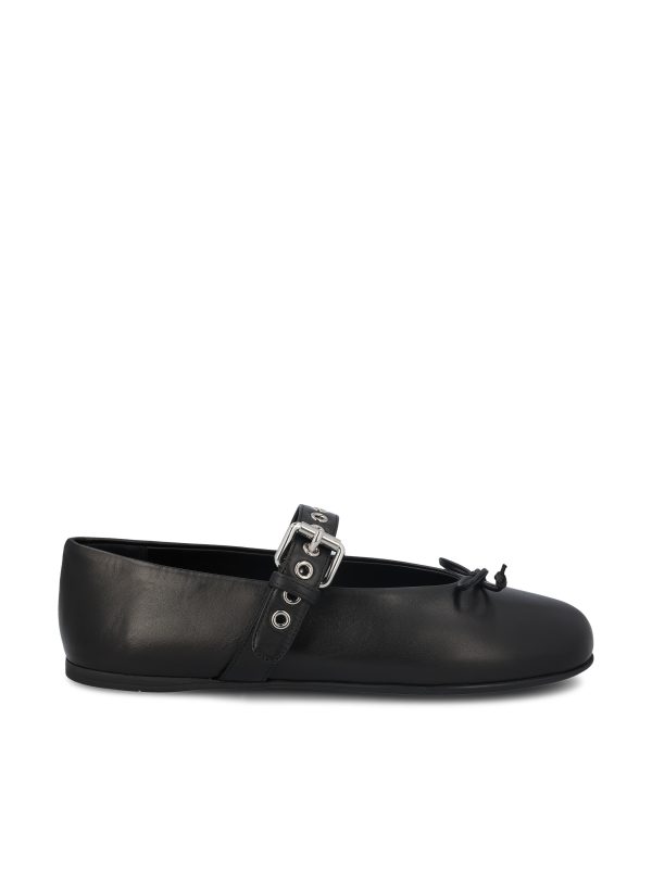 Ballerine realizzate in pelle.