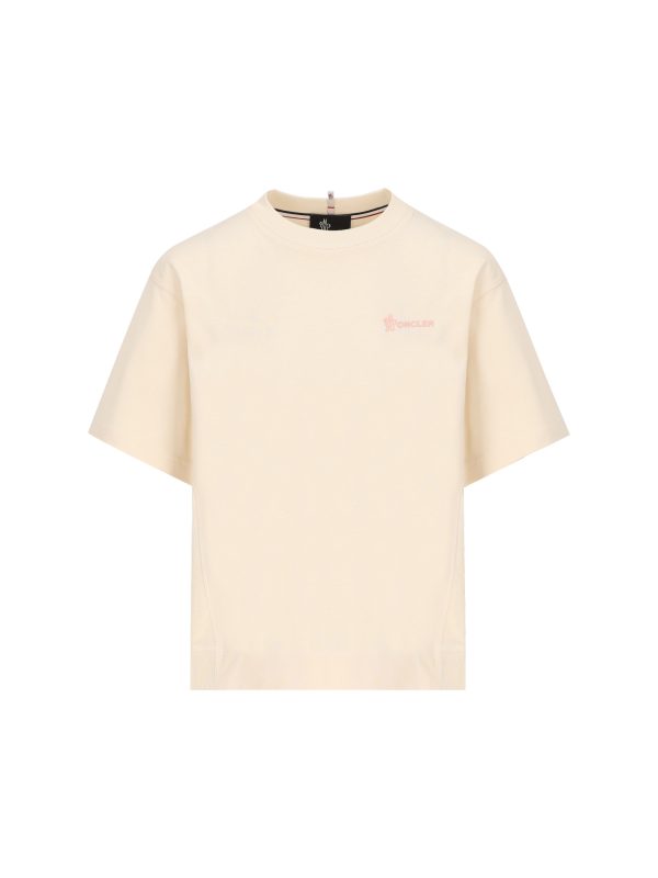 T-Shirt realizzata in cotone.