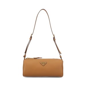 Borsa realizzata in pelle di vitello.
