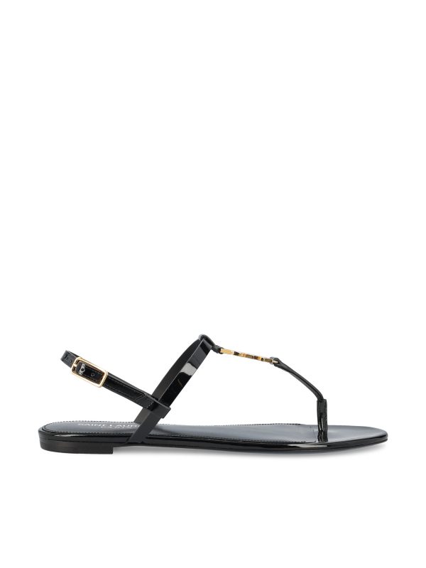 Sandali realizzati in pelle di vitello.
