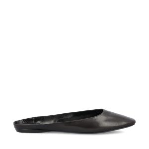 Sandali realizzati in pelle.