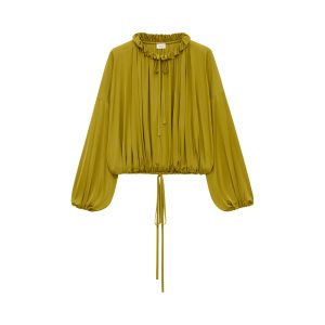 Blusa realizata in viscosa.