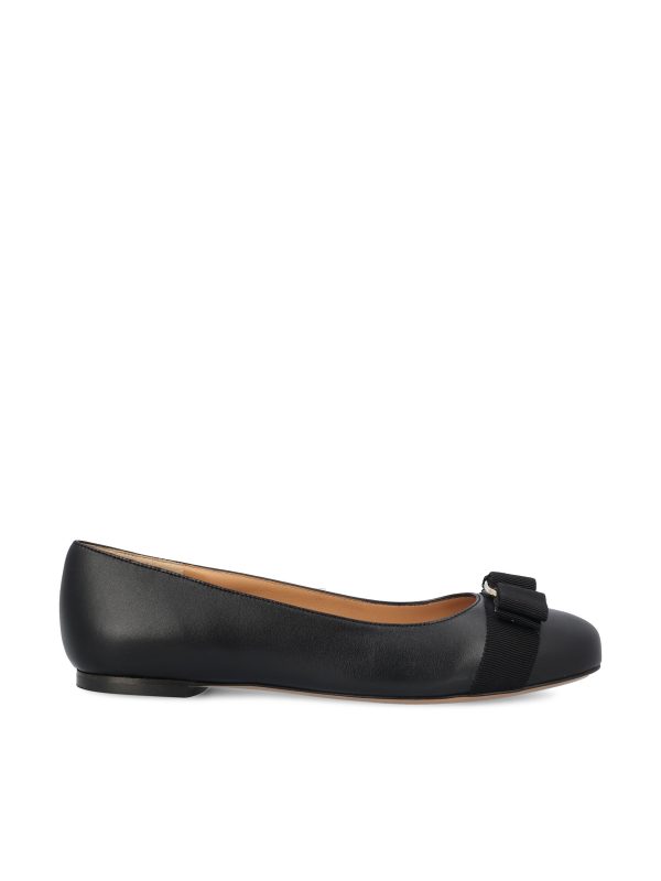 Ballerine realizzate in pelle.