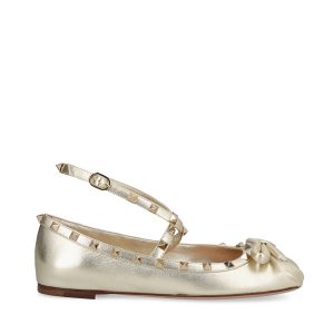 Ballerine realizzate in pelle laminata.