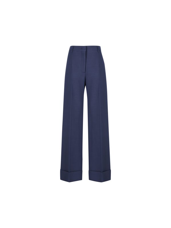 Pantaloni realizzati in lana vergine e seta.