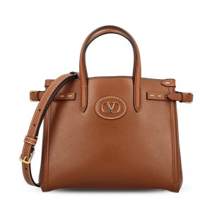 Tote bag realizzata in pelle.