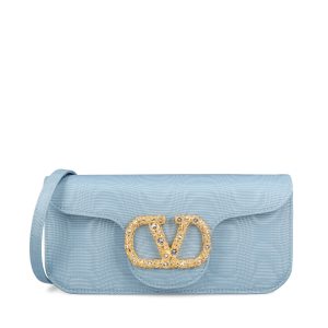 Clutch realizzata in tessuto moiré.