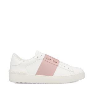 Sneakers realizzate in pelle.