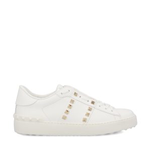 Sneakers realizzate in pelle.